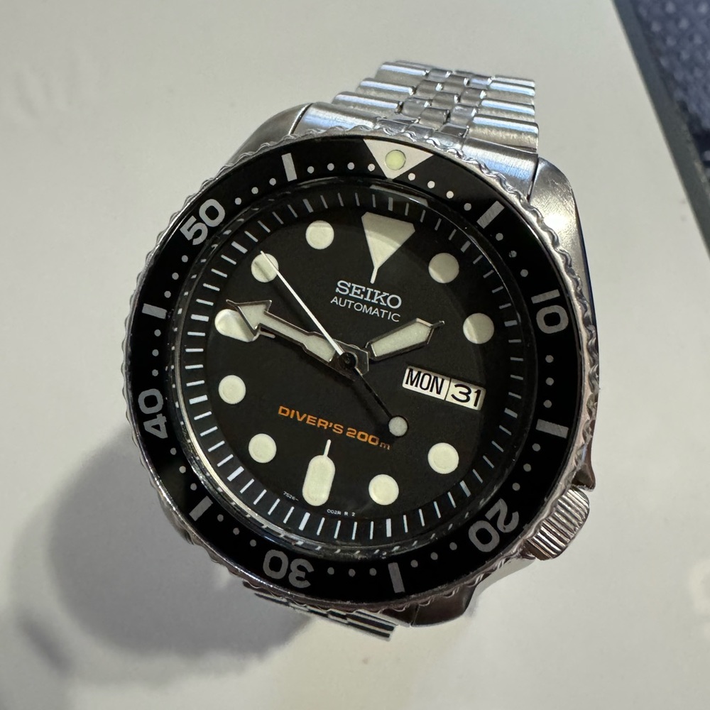 Seiko Men's Black Watch - SKX007K1